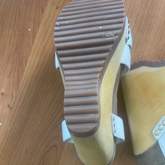 BCBG white sandal - Picture 5 of 5